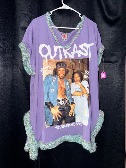 2xl OutKast upcycle tee