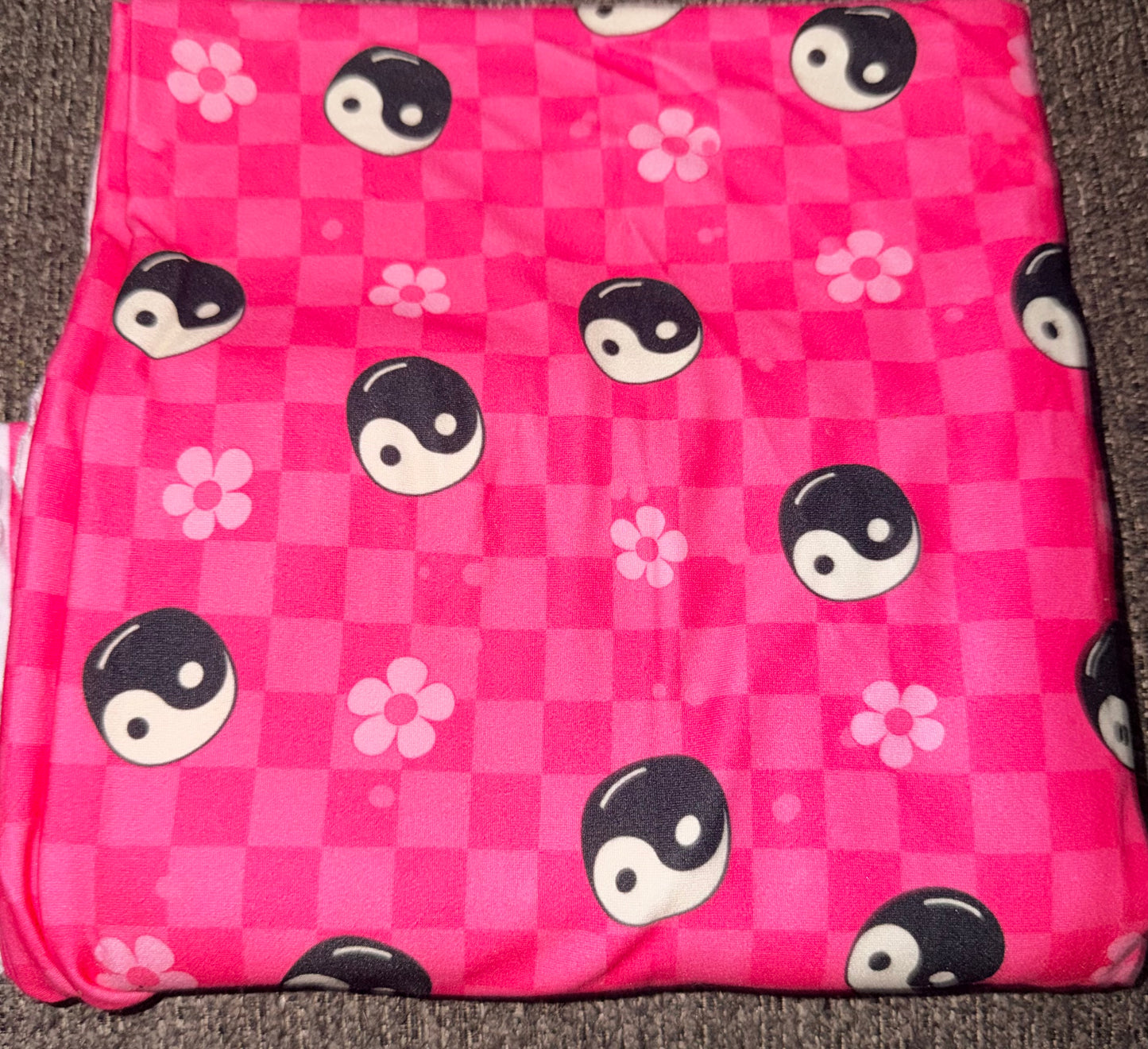 Pink checkered yin yang